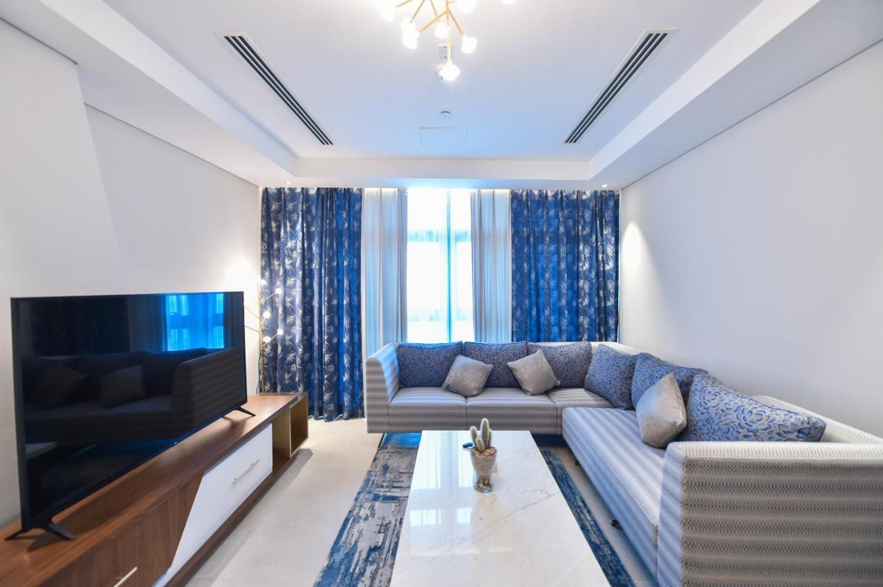 Waterfront Hotel Apartment Lusail Exteriér fotografie A living room in a modern apartment